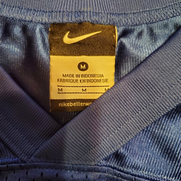 #1187 Nike top - Picture 3 of 5